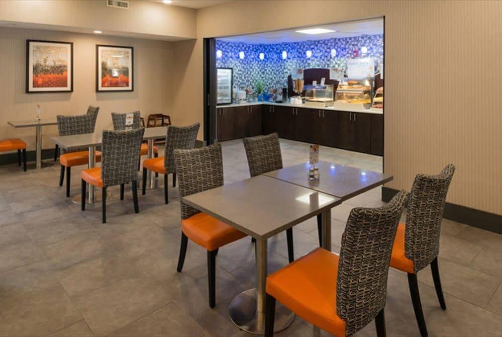 Holiday Inn Express & Suites Nashville Southeast - Antioch By Ihg Exterior foto
